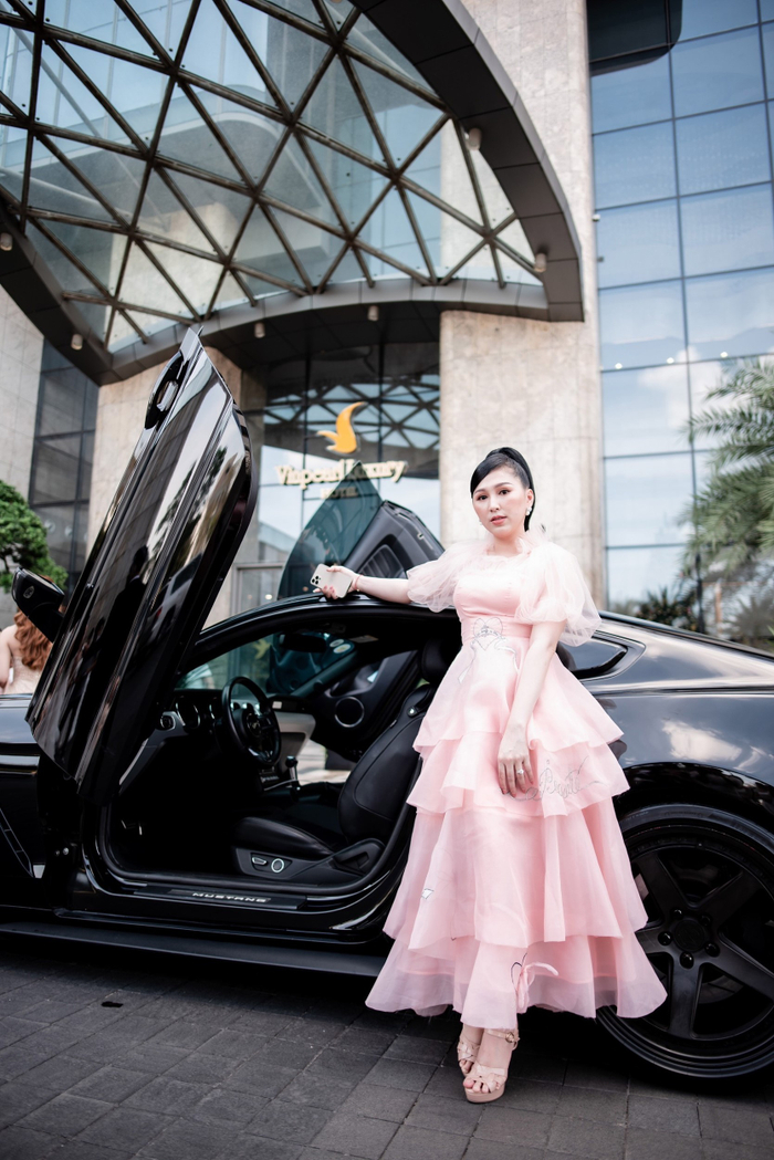 Cuộc sống của nữ doanh nhân Võ Thanh Thúy sang một trang mới khi bắt đầu kinh doanh mỹ phẩm Hemia Queen Perfect.