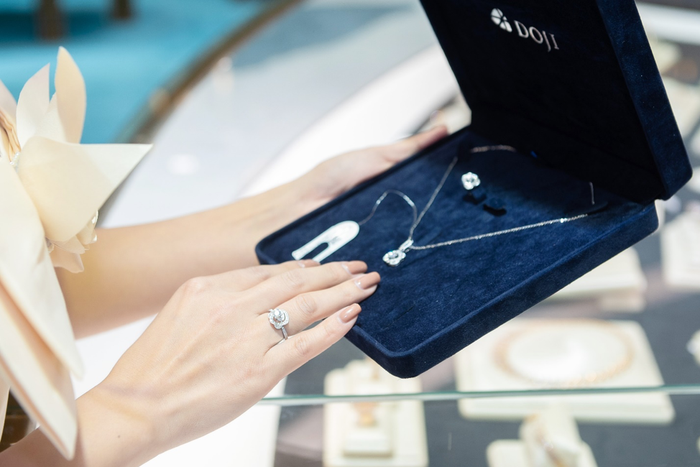 Cận cảnh bộ trang sức chinh phục nữ chính bộ phim “Hướng dương ngược nắng”