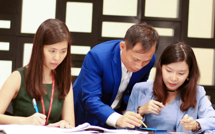 Harry Pham, Chủ tịch OCB Life Group chọn môn bóng đá để phát động chiến dịch cho Thẻ thông minh thế hệ mới Ảnh 2