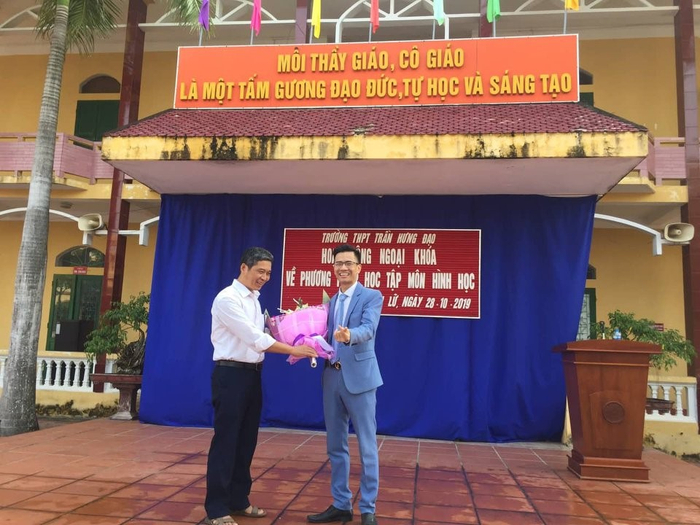 Thầy Hữu Giang là cố vấn hình học cho nhiều trường THPT trên toàn quốc