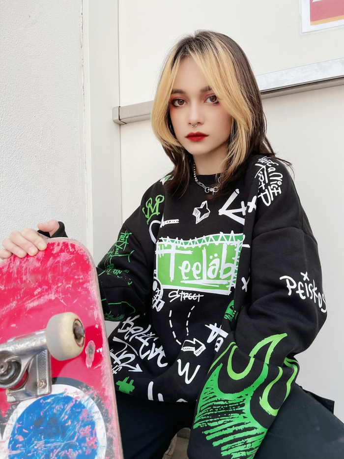 Sweater tạo nên outfit vừa thoải mái, phóng khoáng lại vừa trendy