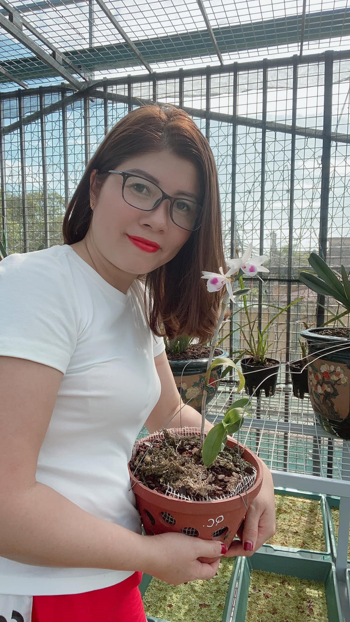 Hương Trần sẵn sàng chia sẻ kinh nghiệm với những người còn ở giai đoạn sơ khai, thiếu nhiều kiến thức về trồng hoa lan.