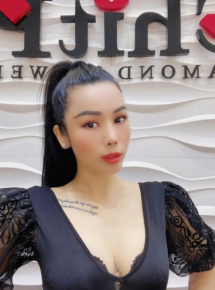 Nhan sắc trẻ đẹp vượt thời gian của doanh nhân Vũ Phương Thúy ở tuổi 45.