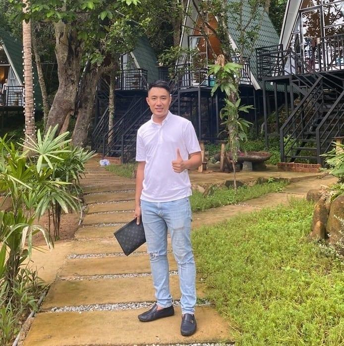 Tích cực tham gia các hoạt động từ thiện bên cạnh công việc kinh doanh của mình.