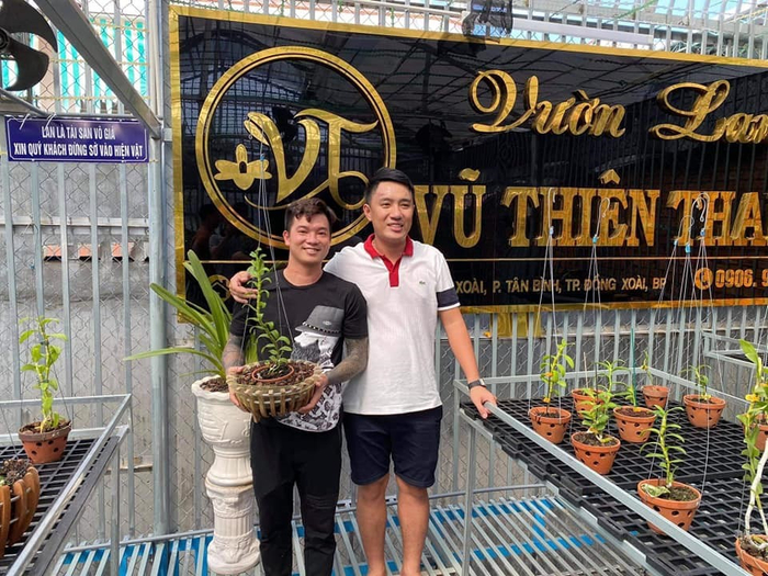 Nhờ niềm đam mê chăm sóc lan, anh vẫn luôn ấp ủ mở một vườn lan của chính mình. Và cuối cùng, dựa vào tư duy nhạy bén, anh đã quyết định bắt tay vào kinh doanh vườn lan Vũ Thiên Thanh.