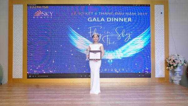 Nữ tướng BĐS 9x thành công trước ngưỡng tuổi 30.