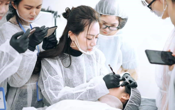 Master Hoàng Oanh - Từ thạc sĩ kinh doanh đến nghệ nhân phun xăm Ảnh 2