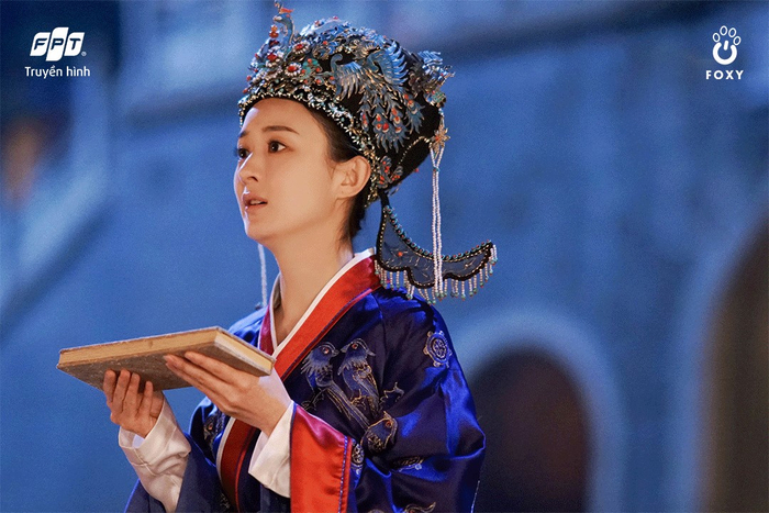 Bộ trang phục mệnh phụ phu nhân của Thịnh Minh Lan đưa Triệu Lệ Dĩnh lên một tầm cao mới.