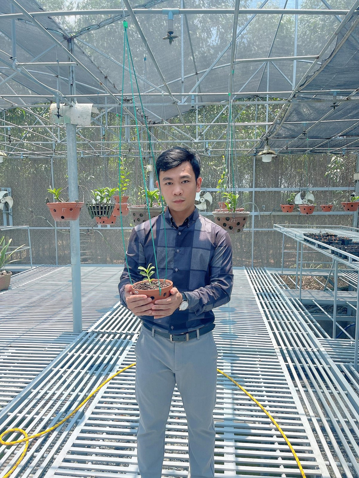 Nam nghệ nhân Trần Quốc Hòa chia sẻ ngay từ khi còn nhỏ, anh đã đem lòng yêu mến hoa lan&nbsp;