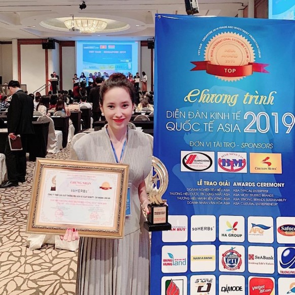 CEO Dương Dương bật mí 'bí kíp' giữ thanh xuân cho làn da mà không dùng dao kéo Ảnh 2