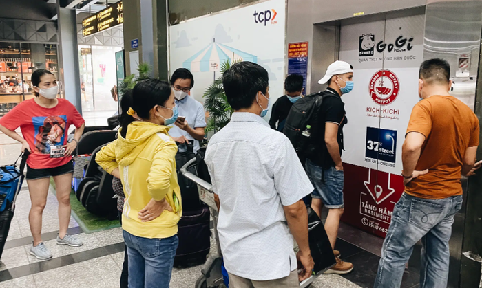 “Chờ đợi không đáng sợ nhưng quan trọng là chờ đến bao giờ”. Ảnh: kênh 14