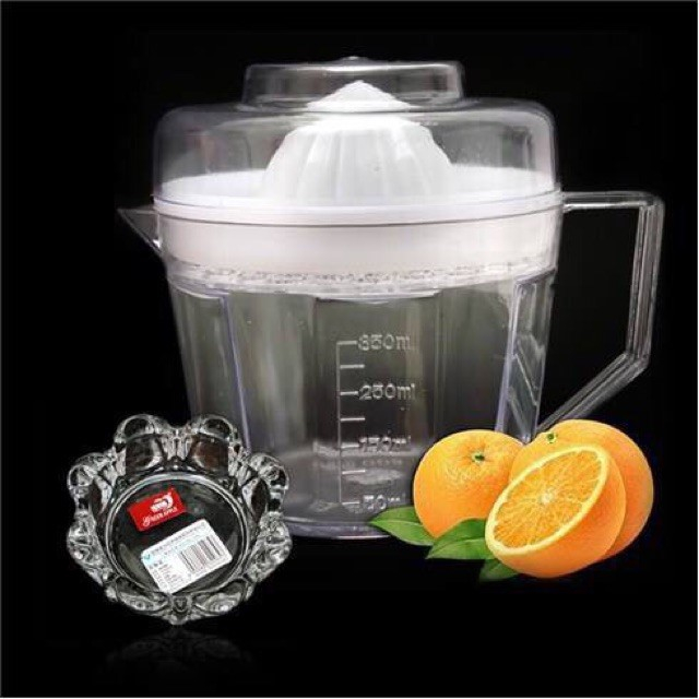 Dụng cụ vắt cam siêu giảm cũng chỉ còn 9K. “Bái bai” những hôm phải vắt cam bằng tay mỏi nhừ, chỉ cần vài thao tác trên dụng cụ đơn giản này là bạn sẽ có ngay ly nước cam tươi ngon giải nhiệt ngày hè.