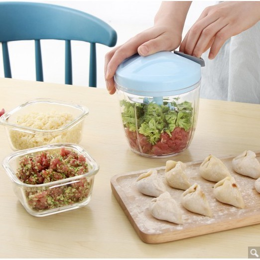 Máy xay ớt tỏi giảm còn 109K, chẳng còn phải ngại cay mắt hay mùi hôi, bạn có thể thoải mái sáng tạo nên những món ăn ngon ngay tại nhà nhờ item tiện dụng này. 