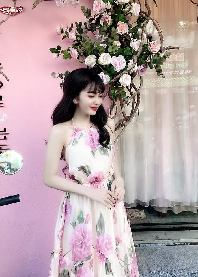 Cô sở hữu nhan sắc dịu dàng