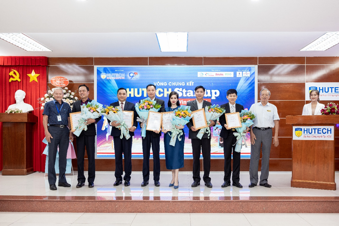 Chủ tịch Huyền Cò – Nữ mentor, giám khảo nữ “quyền lực” ba mùa liên tiếp chung kết HUTECH Startup Wings 2021 Ảnh 1