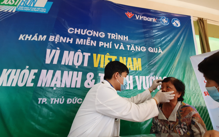 2.000 người chứng kiến màn ra mắt Phòng khám miễn phí container Ảnh 2