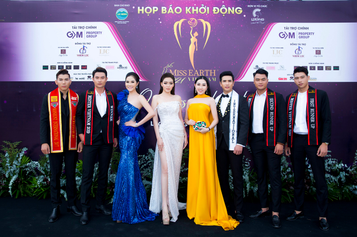 Hoa hậu Huỳnh Thuý Anh đẹp tỏa sáng tại họp báo Miss Earth Việt Nam 2021 Ảnh 9