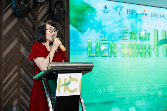 President Phùng Thị Hương Hạnh – đại diện HCI khu vực miền Trung tại Đà Nẵng phát biểu tại buổi lễ