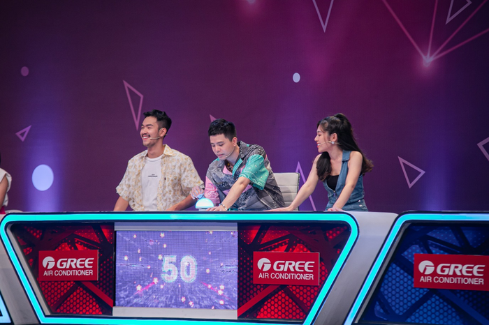 Cô trò KiềuOanh - Lương Anh Duy cùng đội nghệ sĩ Trịnh Thăng Bình