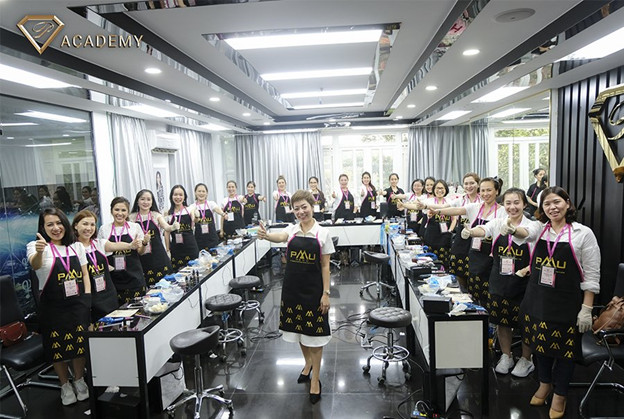 Học viện phun xăm thẩm mỹ Quốc Tế Hương Phan Academy có nhiều khóa học từ cơ bản đến nâng cao