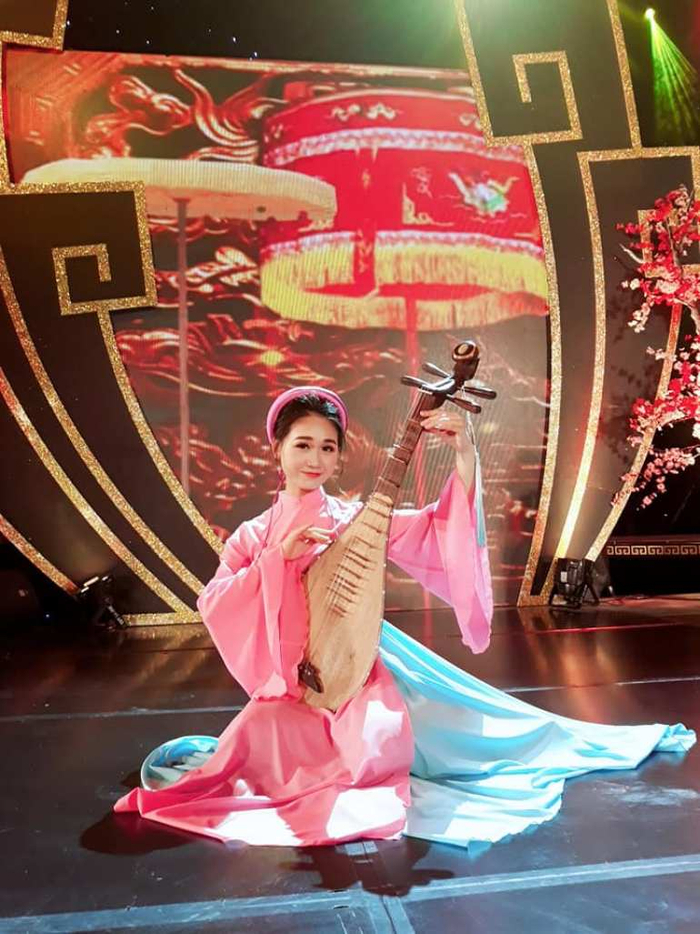 Cô Thùy Chi - Nữ giảng viên bộ môn Nhạc cụ truyền thống tại Trường ĐH FPT