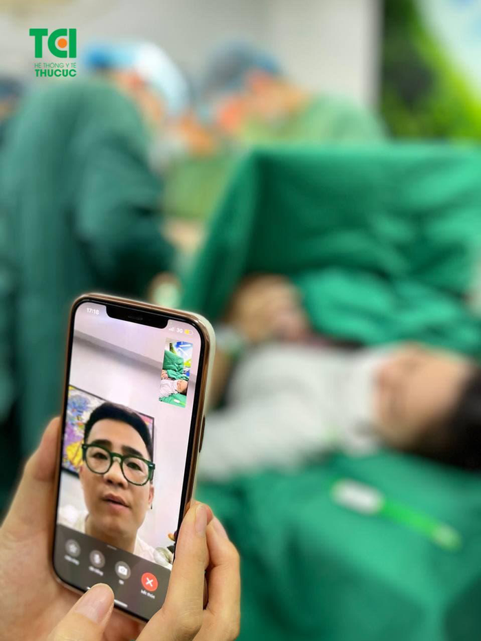 Không được ở bên cạnh vợ khi vượt cạn, Đỗ Duy Nam lặng lẽ theo dõi hành trình sinh của vợ từ xa