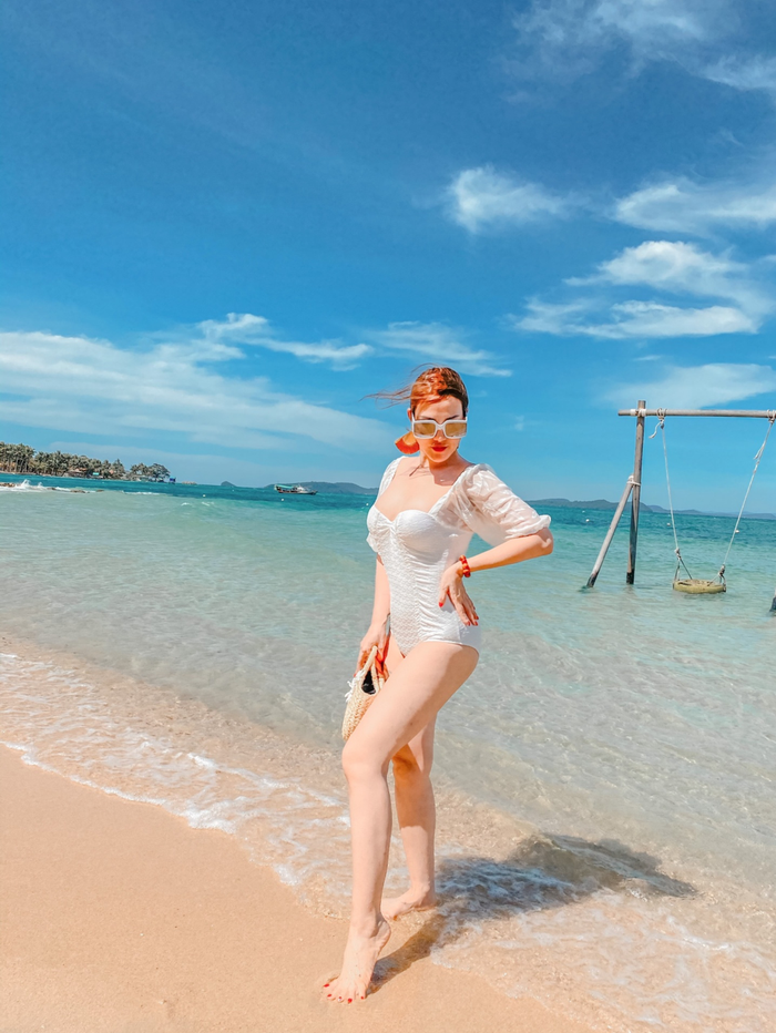Á Hậu Quốc Tế Phước Phạm - Nóng bỏng với Bikini tại vùng biển Phú Quốc Ảnh 4