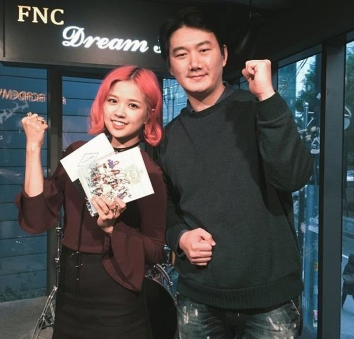 Suni Hạ Linh kể lại trải nghiệm từng “cọ xát” ở 3 công ty giải trí trên VKR News