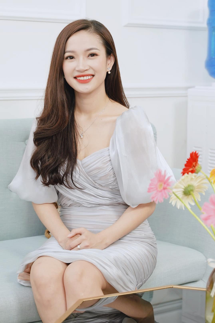 Chân dung cô nàng Hoàng Thịnh An