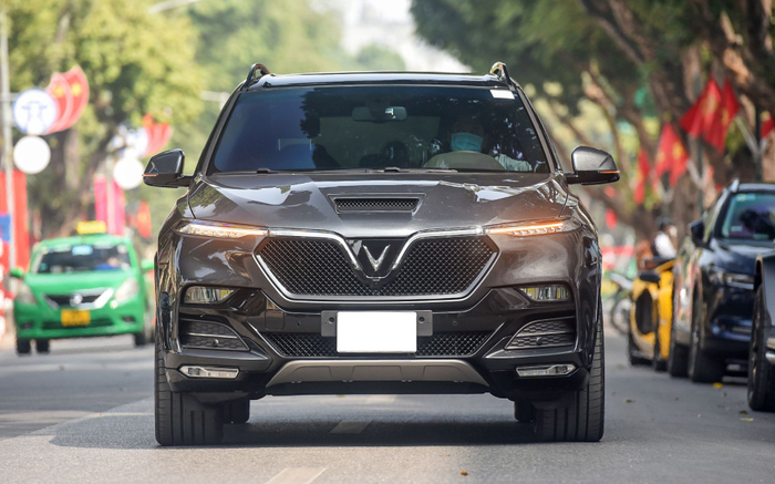 Ngắm dàn xế sang VinFast President khoe uy lực trên phố Ảnh 1