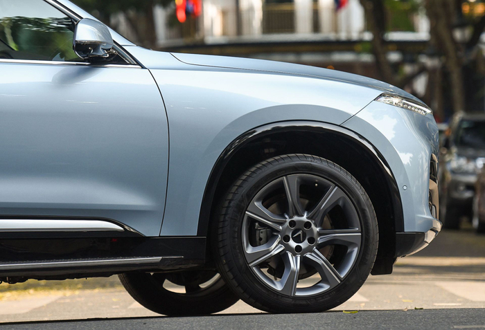 Ngắm dàn xế sang VinFast President khoe uy lực trên phố Ảnh 9