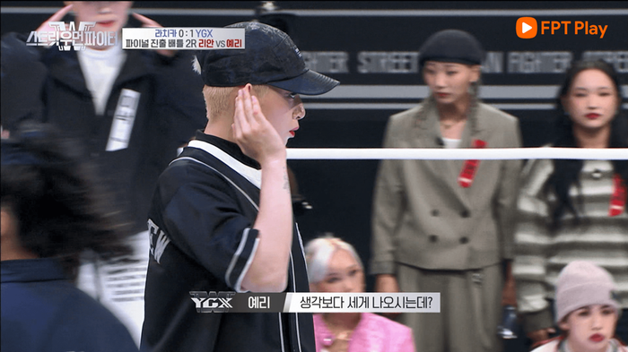 Yell gặp bất lợi trong trận dance battle ở vòng bán kết.