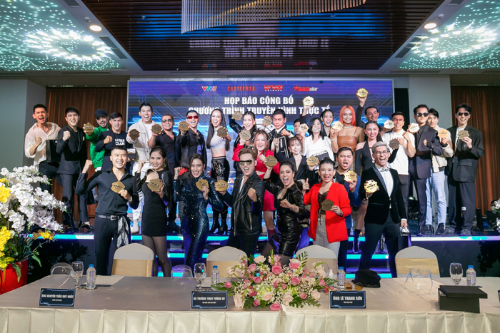 Gần 50 nghệ sĩ tề tựu tại buổi họp báo The Champion - Nhà Vô Địch Ảnh 3
