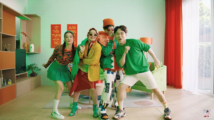 Biết đâu sau Tết, bạn bè lại mắt tròn mắt dẹt vì tài phối đồ quá đỉnh của bạn thì sao nhỉ? Luyện tập ngay thôi, phối trước một loạt outfit diện đủ “bảy mùng” đi nào!