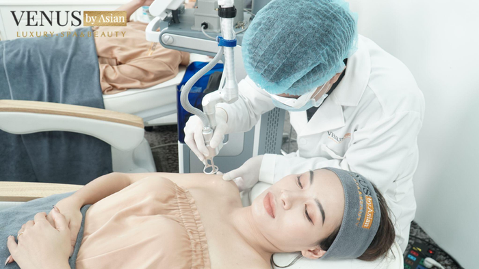 Laser Dermaxing có khả năng điều trị tận gốc các ổ viêm, ngăn chặn quá trình tiết bã đang bị rối loạn trên da 