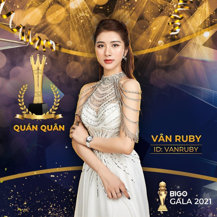 Thành công của nữ streamer Vân Ruby trong năm 2021 có sự đóng góp không nhỏ của Mỹ Hương.