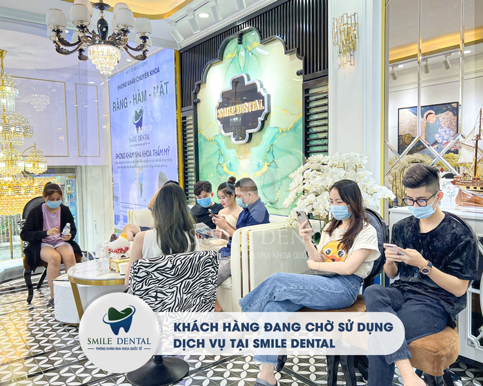 Dù khai trương chưa lâu, nhưng lượng khách quan tâm đến Nha khoa Smile Dental khá lớn.