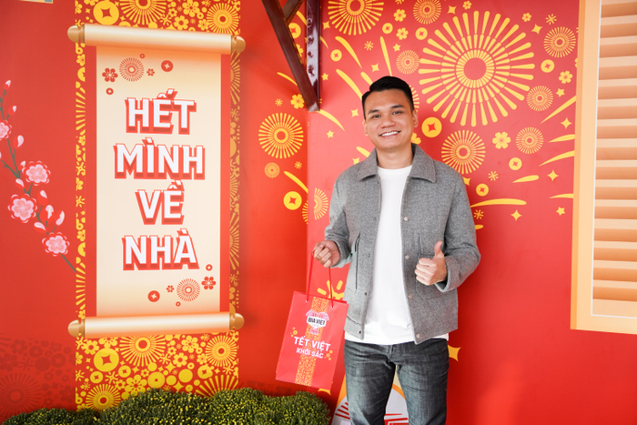 Khắc Việt tham gia các hoạt động tương tác hấp dẫn tại Trạm Đoàn Viên Bia Việt