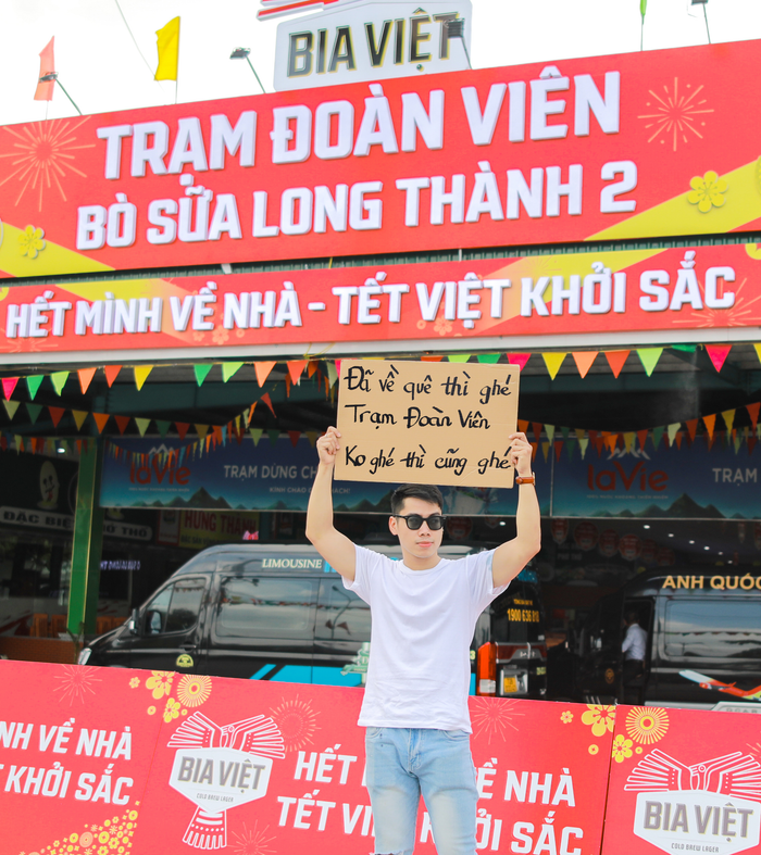  Anh Cầm Fact có màn check- in “siêu lầy lội” tại Trạm Đoàn Viên Bia Việt