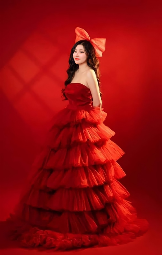 Linh Le Te trong bộ váy đẹp
