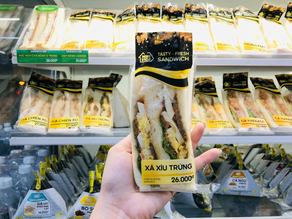 Minh Nam chọn sandwich trứng là món yêu thích nhất của mình tại Ministop. Giá mỗi cặp sandwich dao động từ 26K đến 29K, tương đối “hợp ví” học sinh, sinh viên. Bánh có hạn sử dụng trong ngày nên luôn hấp dẫn như mới!