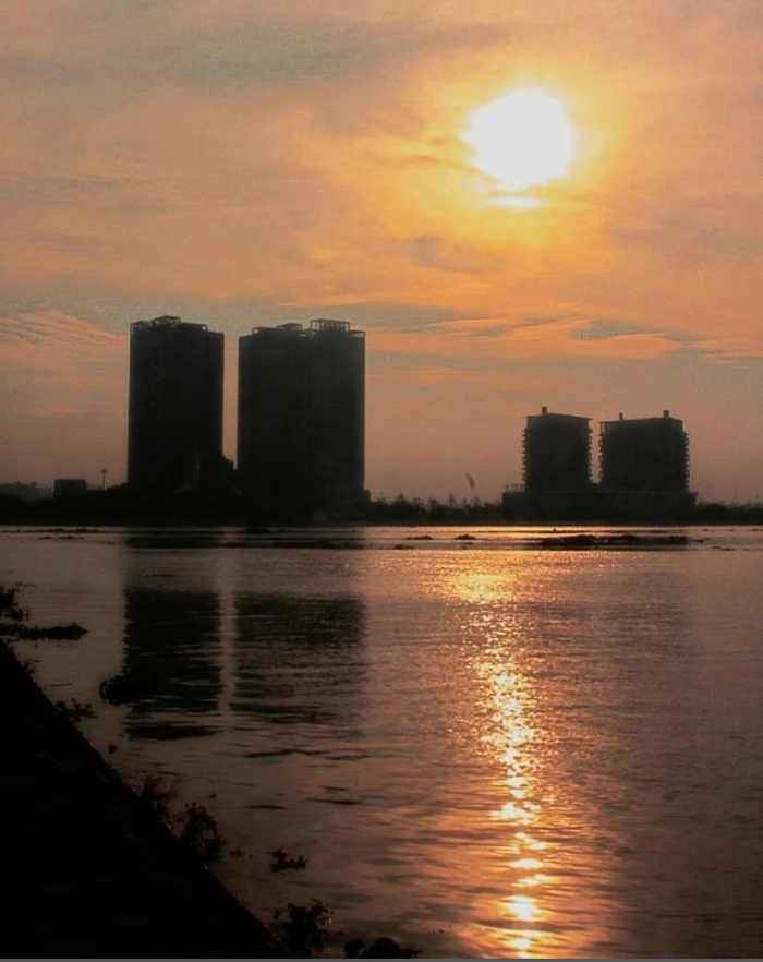 Công viên bến Bạch Đằng nhìn về phía hoàng hôn (Nguồn Ig: O_dau_cung_chup)
