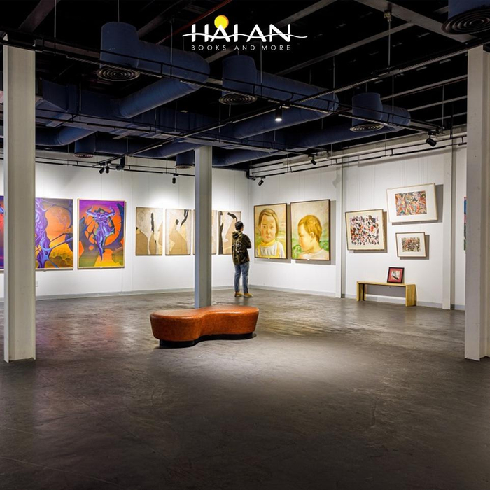 Không gian triển lãm tại Nhà sách Hải An (Ảnh: Facebook Nhà sách Hải An)