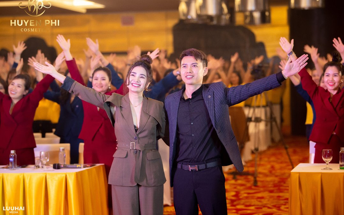 Khóa học 'Đế chế kinh doanh trường tồn' - Bùng nổ doanh số hệ thống cùng Mỹ phẩm Huyền Phi Ảnh 2