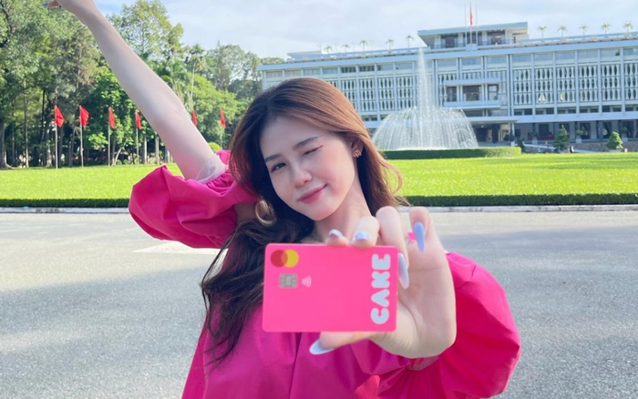 Gì thế này: Loạt 'Idol giới trẻ' lên đồ check-in cùng chiếc thẻ thanh toán đầy màu sắc Ảnh 2