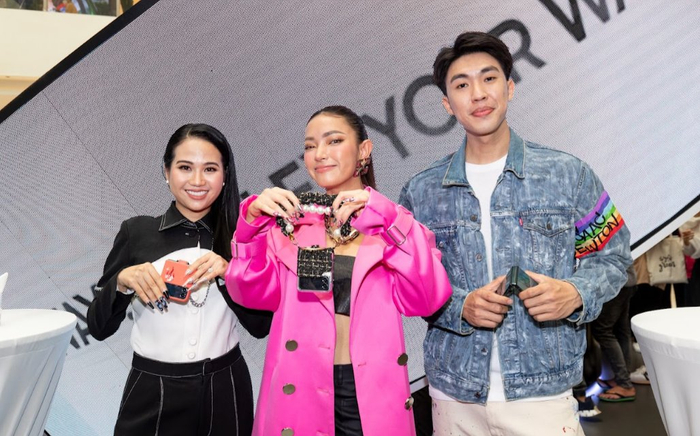 BST Galaxy Z Flip3 5G phiên bản giới hạn ra mắt đình đám với hai nghệ nhân sáng tạo trẻ Ảnh 2