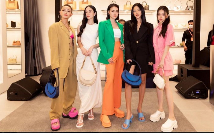 Mẫu túi hot hit được Châu Bùi, Lan Ngọc, Thúy Ngân mang tại sự kiện khai trương CHARLES & KEITH Aeon Mall Bình Tân Ảnh 2