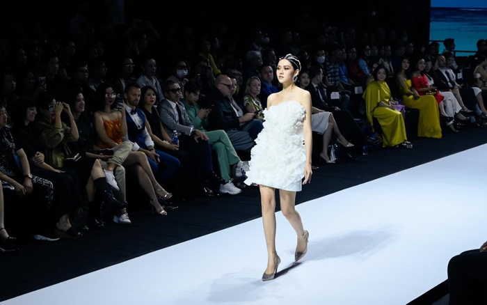 Á hậu Tường San: nữ tính và ưu nhã trong thiết kế tinh khôi 21SIX Ảnh 2