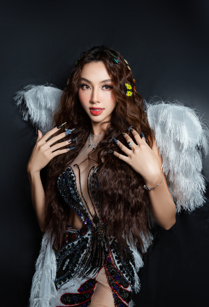 Pang Mỹ Nguyên sáng tạo mẫu nail cho các BST thời trang tại VIFW2022 Ảnh 4