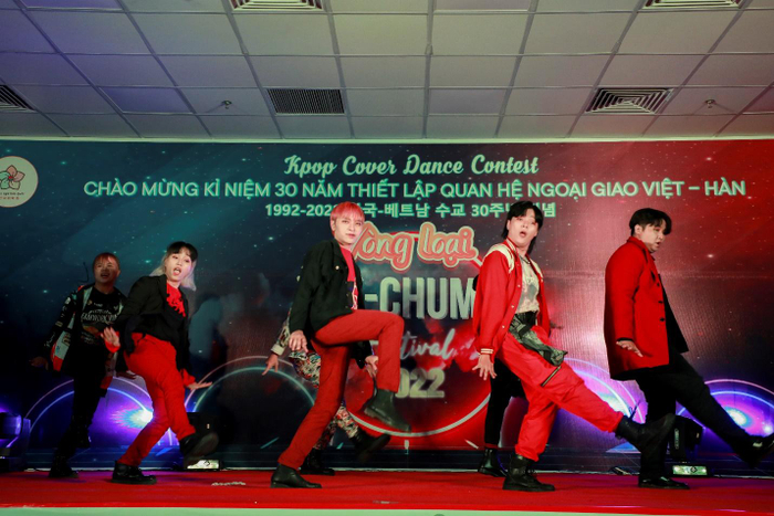 Những màn “cover” các nhóm nhảy nổi tiếng K-pop gây ấn tượng với người xem